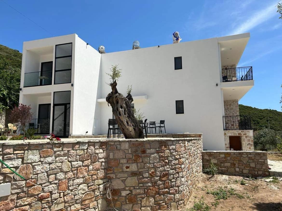 Villa Thomas Dhermi Exterior photo