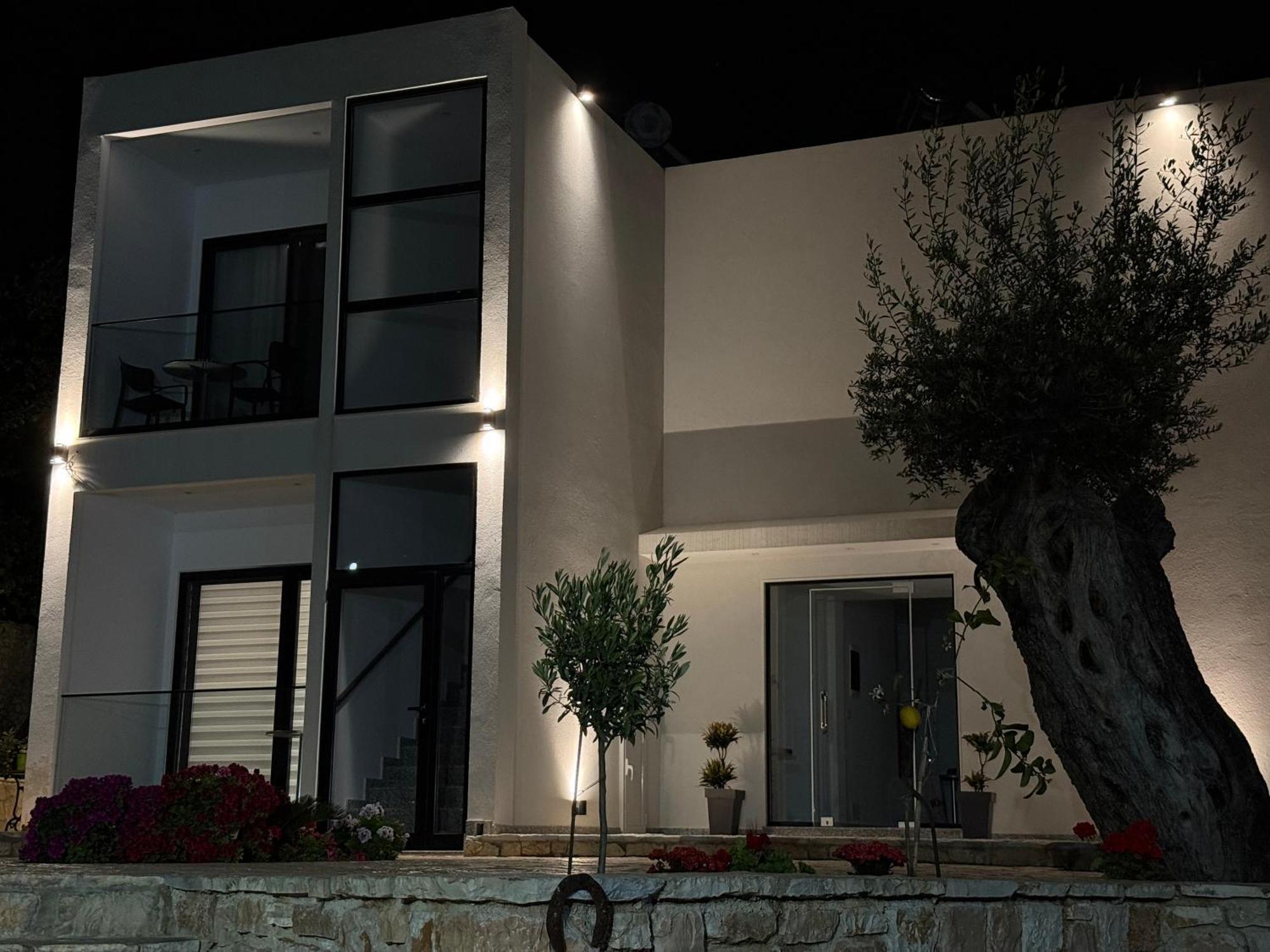 Villa Thomas Dhermi Exterior photo
