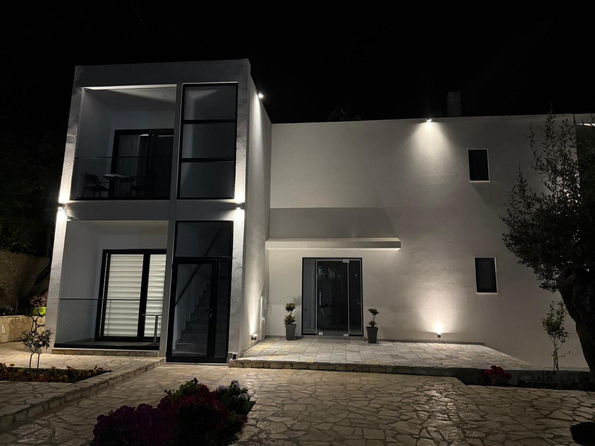 Villa Thomas Dhermi Exterior photo